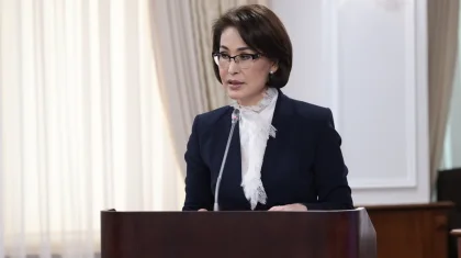 «Өз парызымды орындадым»: Ақмарал Әлназарова ұшақтағы жағдайға қатысты жауап берді