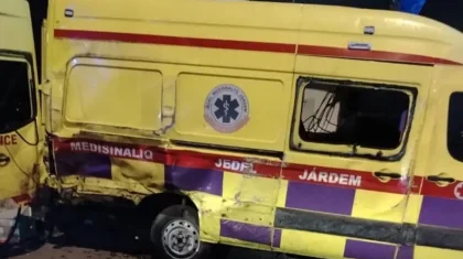 Алматыда жедел жәрдем көлігі апатқа ұшырап, бір адам қаза болды (ВИДЕО)