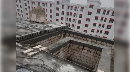 Маңғыстауда 20 жастағы жігіт құрылыстағы лифт шахтасына құлап, көз жұмды