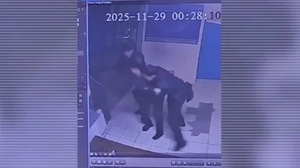 Алматыда өзін өзі пышақтамақ болған ер адамды полицейлер құтқарып қалды