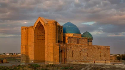 Түркістан облысында әкімдікке қарасты мекеме 7 минуттық видео үшін 100 млн теңге шашпақ болған