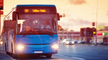 Атырауда 6 жасар баланы автобус қағып кетті: бүлдіршін оқиға орнында көз жұмды