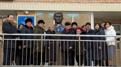 Астана мектебінде Смағұл Сәдуақасұлының бюсті ашылды
