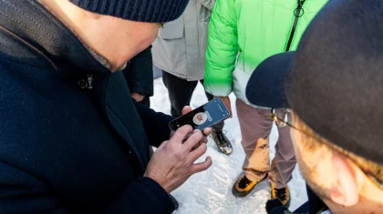 Министр Мәдиев иен далаға барып, Илон Масктің интернетін сынақтан өткізді