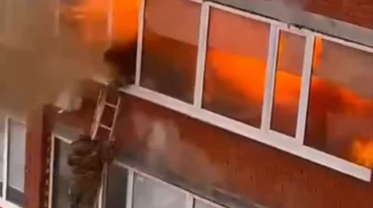 Оралдағы өрт: жарылыстың ортасында қалған құтқарушының жағдайы белгілі болды (ВИДЕО)