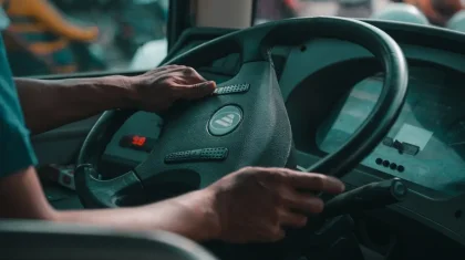 Қарағанды облысында автобус апатқа түсіп, 48 адам эвакуацияланды