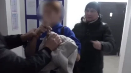 ШҚО-да 19 жастағы бойжеткен есірткі таратып жүрген жерінен ұсталды (ВИДЕО)