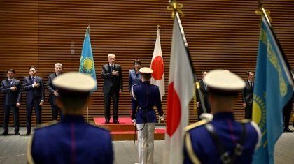 Тоқаевты Жапония премьер-министрі салтанатты түрде қарсы алды