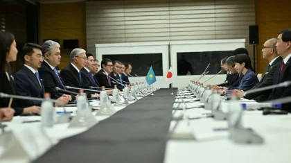 Тоқаев Жапонияның премьер-министрімен келіссөз жүргізді