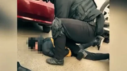 Оралда жас жігітке 4 млн теңге несие алдырған адам көшенің қақ ортасында қолға түсті (ВИДЕО)