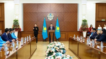 Бектенов Сурдлимпиада ойындарына қатысқан Қазақстан спортшыларын марапаттады