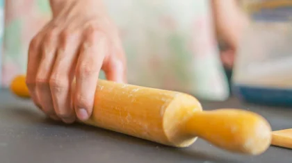 Атырауда әйелін қызғаныштан оқтаумен ұрып өлтірген ер адам небәрі 10 жылға сотталды