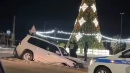 Көкшетауда жол талғамайтын көлік шыршаның маңын тас-талқан етті (ВИДЕО)