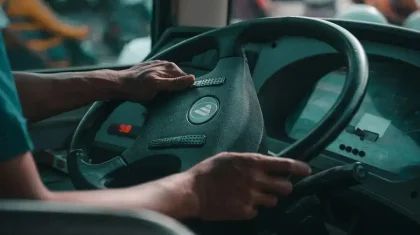 Шығыс Қазақстанда автобус жүргізушісі рөлде отырып көз жұмды (ВИДЕО)