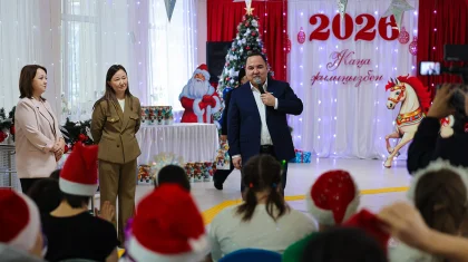 «Арман ағашы»: Жаңа жыл қарсаңында «AMANAT» партиясы 5 мың баланың арманын орындады