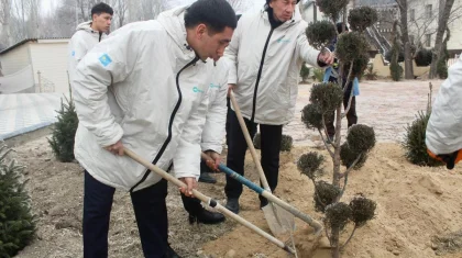 Тұрғындар, белсенділер және волонтерлер ел аумағында «Таза бейсенбі» акциясына қатысты