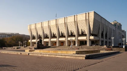 Әуезов театры жөндеусіз қала ма – министрлік желідегі ақпаратқа жауап берді