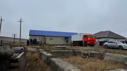 Атырауда жоғалған отбасы: құзырлы органдар күдіктінің үйін тінтіп жатыр