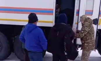 Қостанайда автобус бұзылып, 28 жолаушы құтқарылды