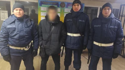 Қонаевта қару асынып жүрген ер адам ұсталды