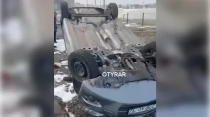 Шымкентте жүргізуші куәлігін алу үшін емтихан тапсырған бойжеткен автодромда апатқа ұшырады (ВИДЕО)