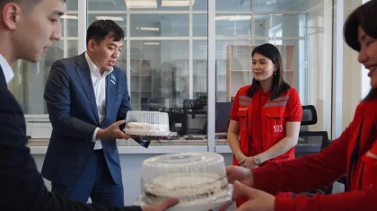 Маңғыстауда «AMANAT» жастары ақ халатты абзал жандарға қолдау көрсетті