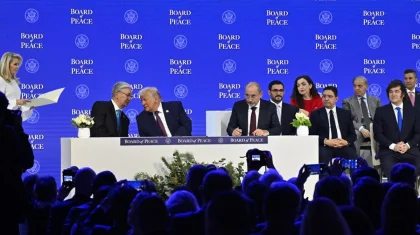 Тоқаев пен Трамп Давоста не жайлы «сыбырласқандары» белгілі болды