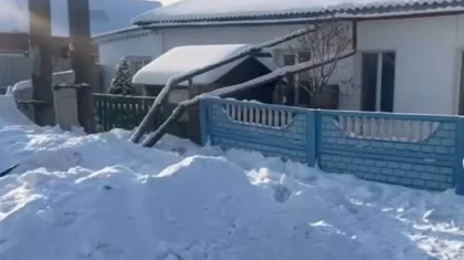 Туннель қазып ойнамақ болған: 10 жасар қыз бала қар үйіндісінің астында көз жұмды