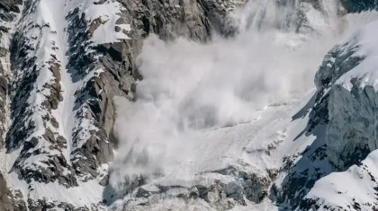 Алматы тауларында жарақат алған 59 жастағы альпинист құтқарылды