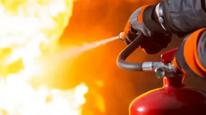 СҚО-да базарда өрт шықты: құтқарушылар дүкендерді сақтап қалды