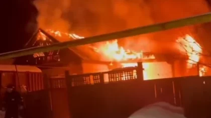 Батыс Қазақстандағы Ақсай қаласында жер үй өртеніп, үш адамның мәйіті табылды (ВИДЕО)