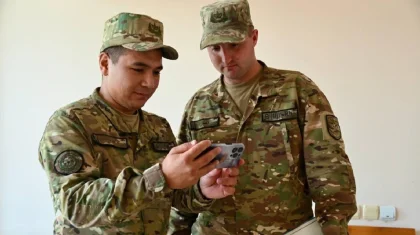 Қорғаныс министрі әскердегі сарбаздарға туыстарымен бейне қоңырау арқылы сөйлесіп тұруға рұқсат берді