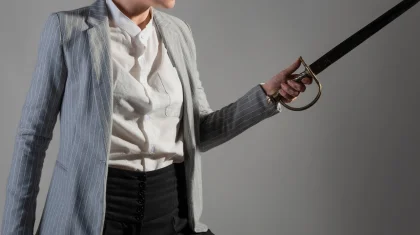 Ақтөбеде алпыс жастағы әйел өзіне тиіскен ер адамды қылыштап өлтіріп алды