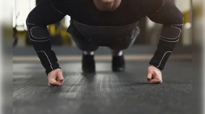 Атыраудағы колледждің мұғалімі сабаққа кешіккен студентке 100 рет жаттығу істеткен: бала ауруханада