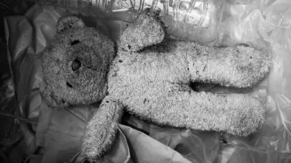 «Бала өлі туды»: Семейде 20 жастағы ана шақалақтың денесін қоқыс жәшігіне тастап кеткен