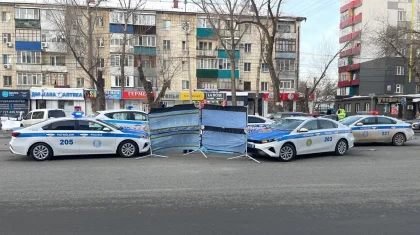 Оралда жолдан өтіп бара жатқан адамды көлік қағып кетті: ол оқиға орнында көз жұмды