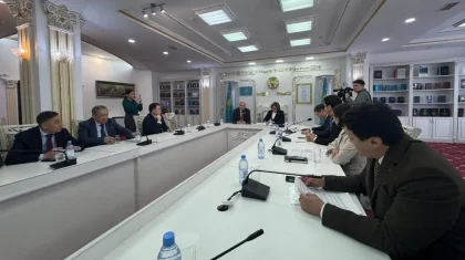 Бас редакторлар дөңгелек үстелде Конституция жобасына қатысты ортақ ұстаным білдірді