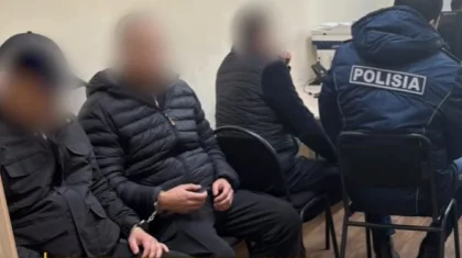 Өздерін полицей ретінде таныстырған: Алматыда адам ұрлап бара жатқан үш ер адам ұсталды (ВИДЕО)