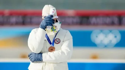 Олимпиадада медаль ұтып алған спортшы сүйіктісінің көзіне шөп салғанын бүкіл әлемге жайып салды