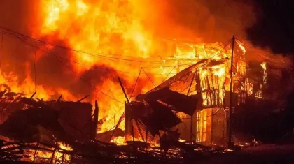 Ақтөбеде алапат өрттен полицей бірнеше адамды құтқарды