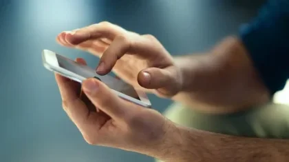 Ұлыбританияда 16 жасқа толмаған балалар әлеуметтік желіні пайдалана алмауы мүмкін