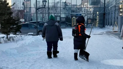 Елордада «Астана Тазалықтың» атын жамылған адамдар қайыр тілеп жүр