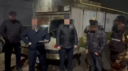 «Он екі жылға сотталуы мүмкін»: Шымкентте есірткі сатып жүрген ер адам ұсталды (ВИДЕО)