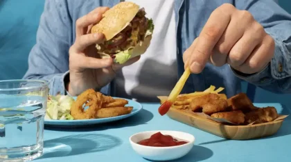 Burger King желісіндегі еңбек дауы: әзірге Сергей мен Анастасия жұмыстан қуылды