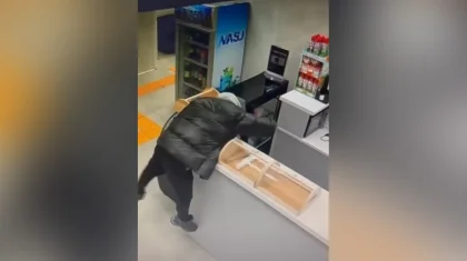 Астана тұрғыны ауруханаға науқас ретінде келіп, кассасын тонап кеткен (ВИДЕО)