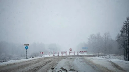 Боран мен көктайғақ салдарынан бірқатар өңірде республикалық жолдар жабылды