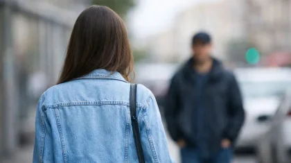 Алматыда ер адам экс-әйелінің қыр-соңынан қалмай, мазасын алғаны үшін соттан бір-ақ шықты