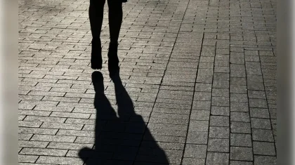 Ақмолада ер адам бұрынғы әйелінің дәл жанына көшіп барып, оны күнде кешке аңдып отырған