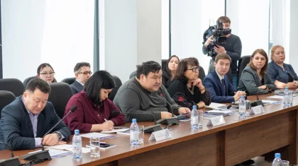 «SARAP» эксперттік клубының отырысында ғылыми-технологиялық егемендік мемлекет дамуының конституциялық басымдығы ретінде талқыланды