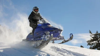 Бурабайда қар үстінде арнайы көлікпен серуен құрып жүрген қыз бала қайғылы жағдайға ұшырады